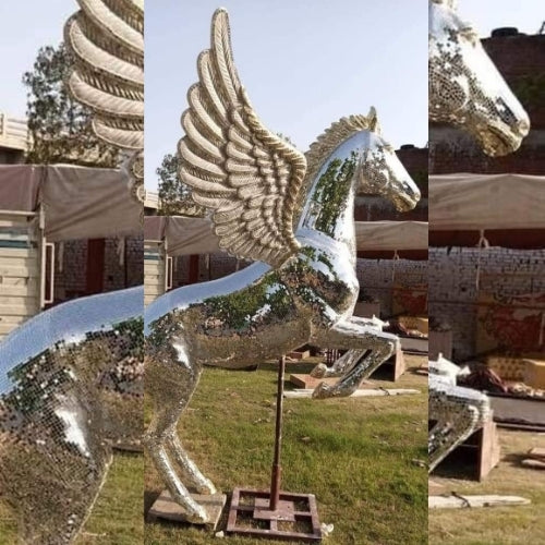 Mirror Horse