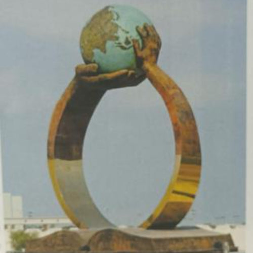 Globe Ring Hand
