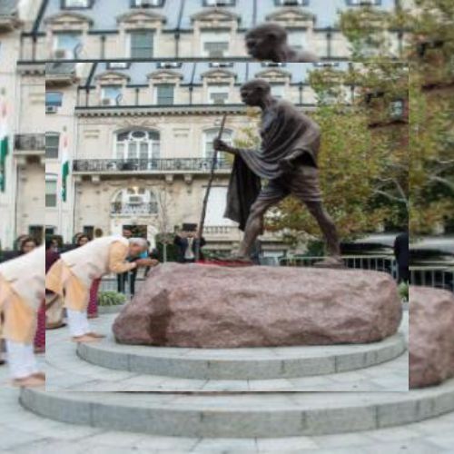 Mahatma Gandhi Statue
