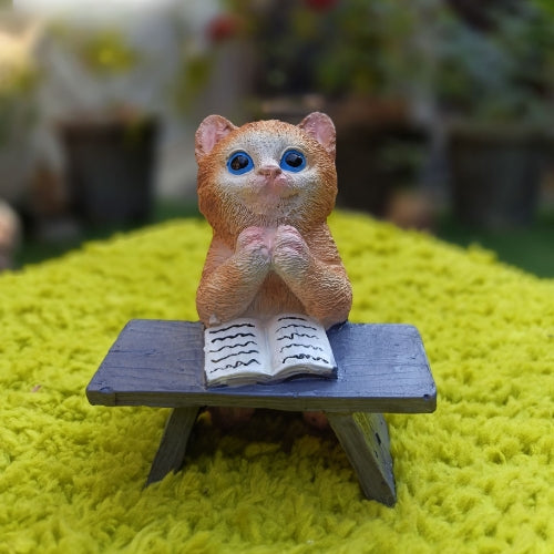 Study table cat