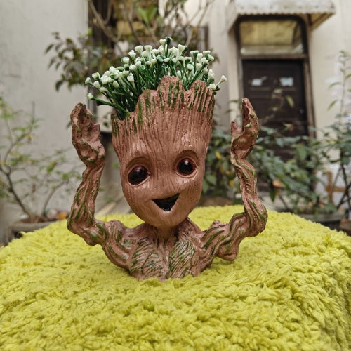 Groot planter model 3