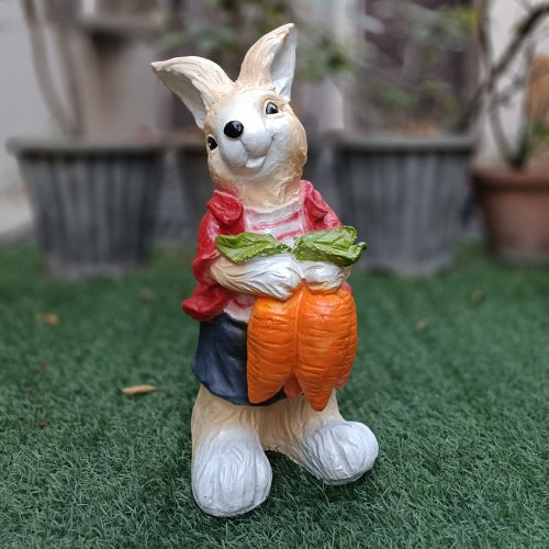 Rabbit with carrot