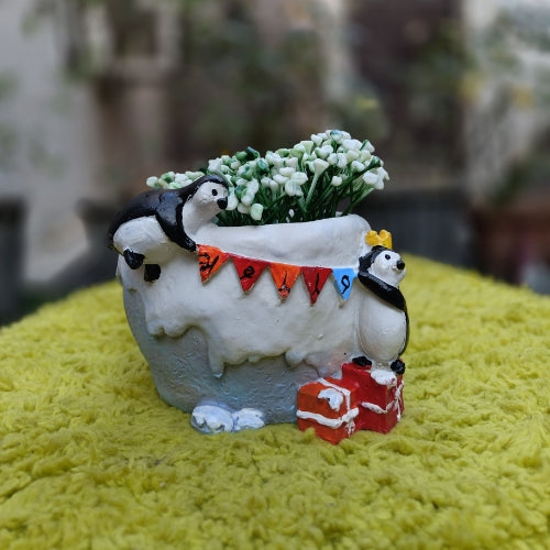 Penguin gifts planter